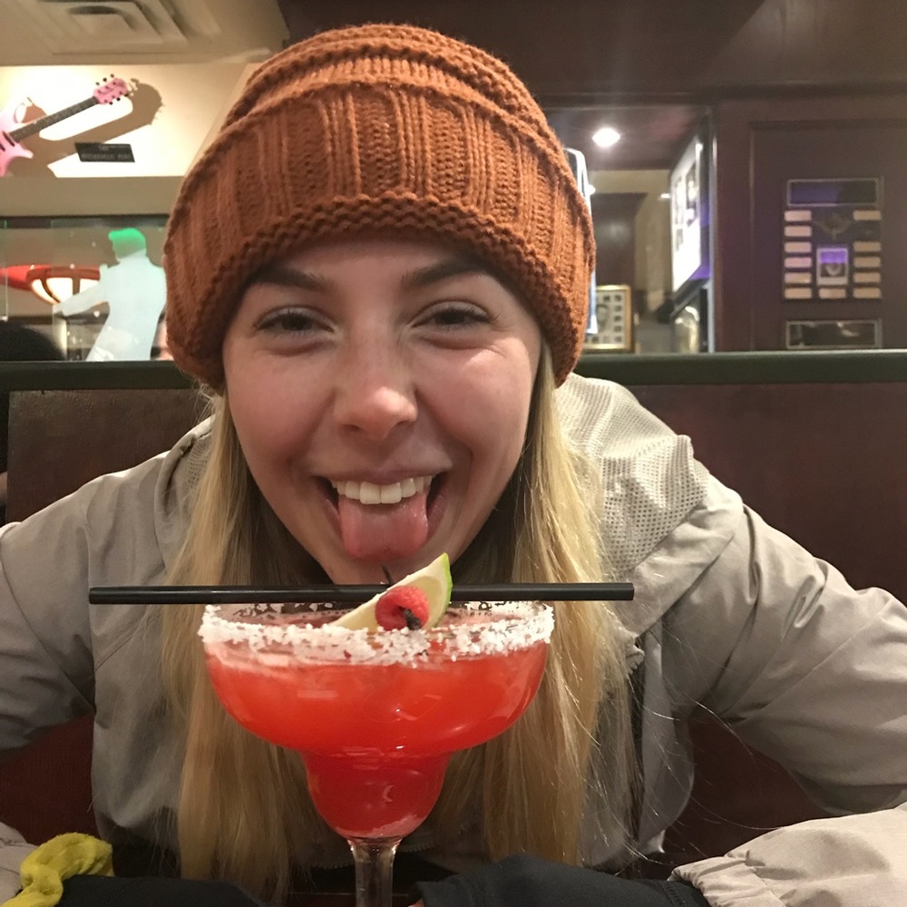 Meet your Posher, Alexia